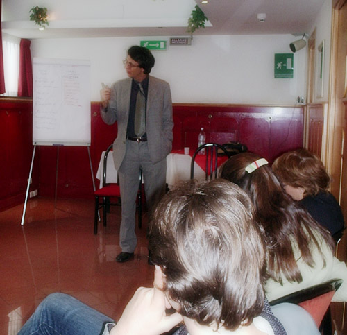 il Dr.Paret durante un corso Practitioner in PNL-3