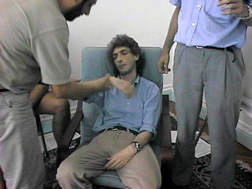 Induzione ipnotica della catalessi con tecniche ericksoniane e PNL...